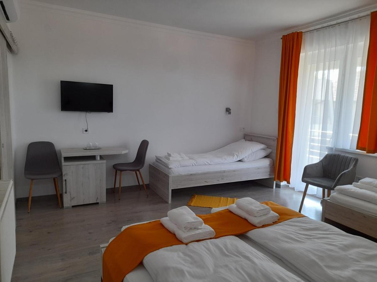 Hajdúszoboszló Orion Panzio B&B 외부 사진